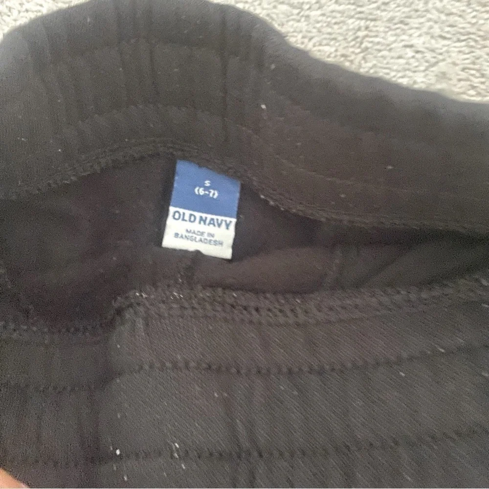 Old Navy Kids Pullover Hoodie and Joggers with Pockets and Drawstring Black S6/7